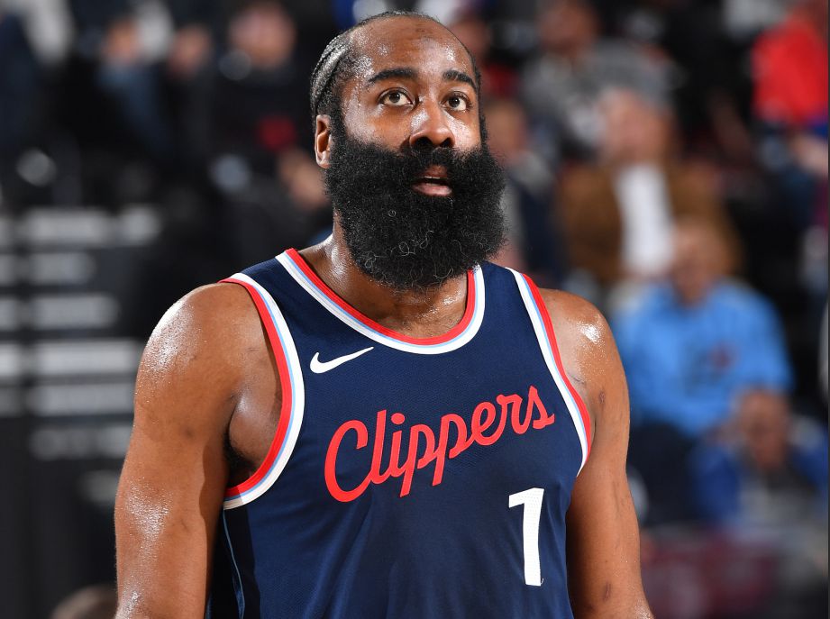 गलतियों में खोया! क्लिपर्स ने खेल में 19 गलतियाँ कीं, जिससे थंडर को अपनी त्रुटियों का उपयोग करके 34 अंक प्राप्त करने की अनुमति मिली।