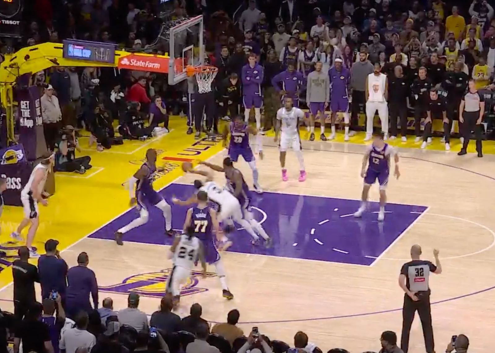 लेकर्स बनाम स्पर्स रेफरी रिपोर्ट: अंतिम 0.4 सेकंड में गेंद को केल्डन द्वारा सीमा से बाहर फेंक दिया गया था