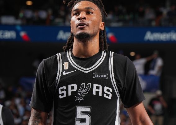 कैसल: करी के खिलाफ खेलना बहुत मुश्किल है। मैं वेनबन्यामा के साथ ट्रिपल-डबल स्कोर करने में सक्षम होने से आश्चर्यचकित हूं।