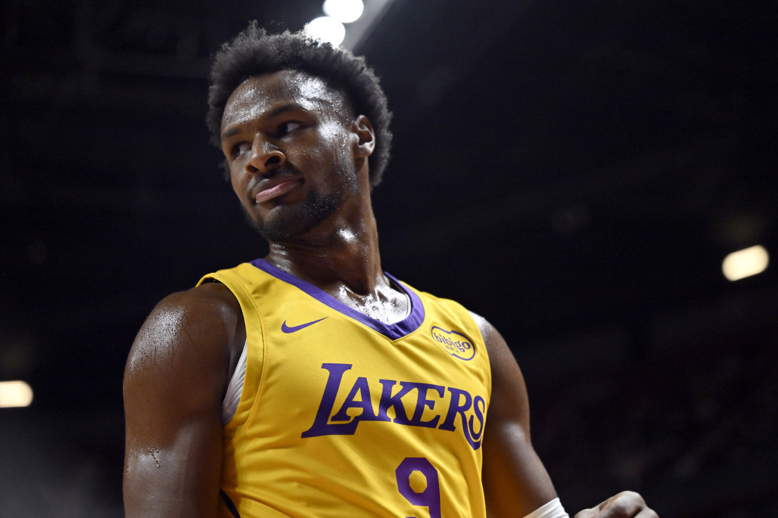 क्या आपके पास हरिणों का शिकार करने का कोई अनुभव है? ब्रॉनी ने पिछली बार बक्स के खिलाफ 17 अंक और 5 सहायता हासिल की, जिससे करियर में उच्चतम स्तर स्थापित हुआ।