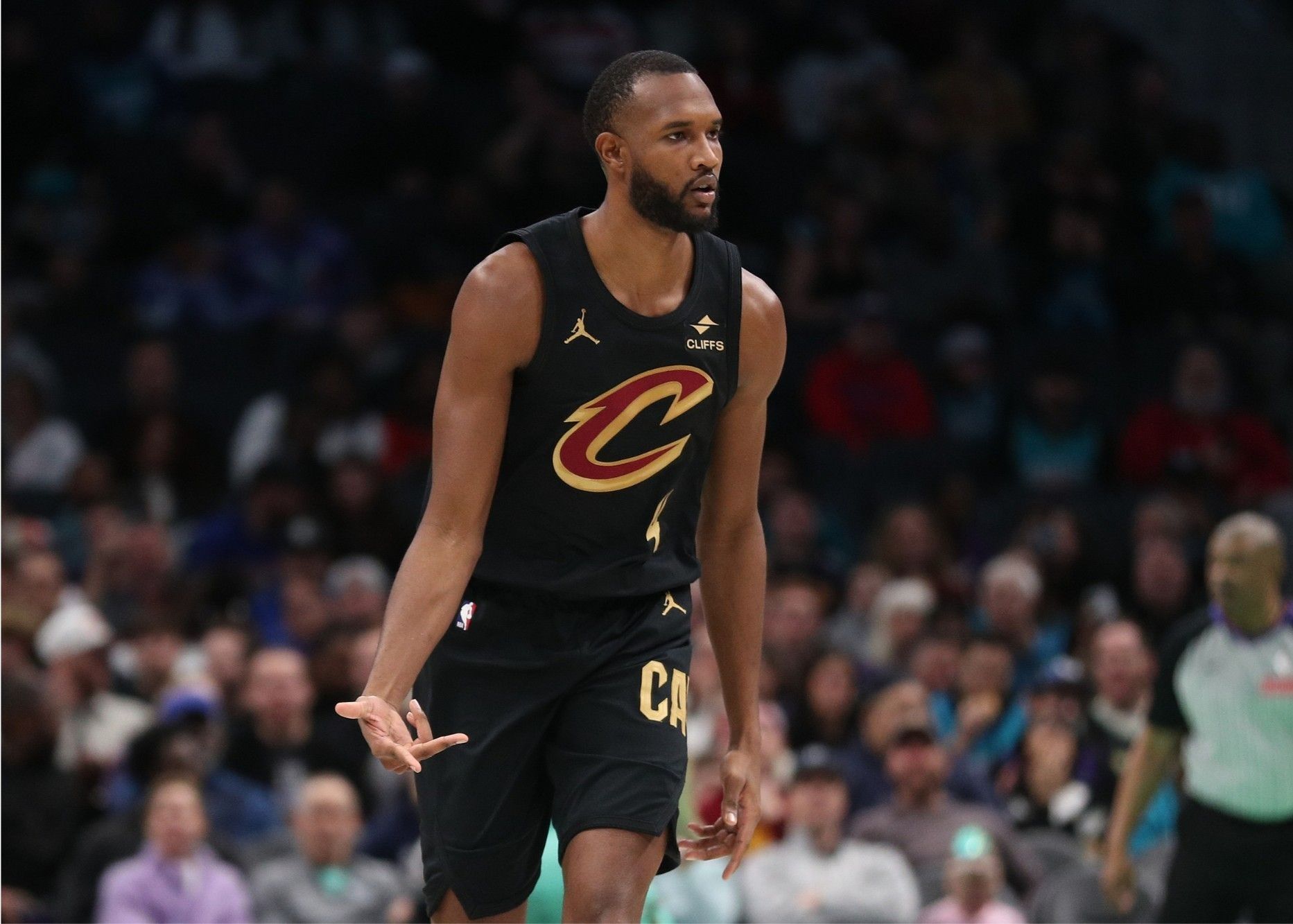 मोबली ने 3+ तीन-पॉइंटर्स मारे और एक ही गेम में 3+ ब्लॉक भेजे। कैवलियर्स का रिकॉर्ड 6 जीत और 0 हार का था।