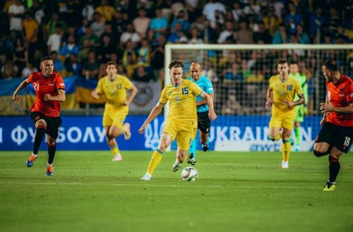 अल्बानिया बनाम यूक्रेन