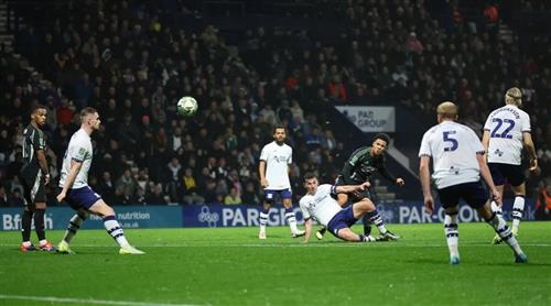 नॉर्थ प्रेस्टन बनाम आर्सेनल